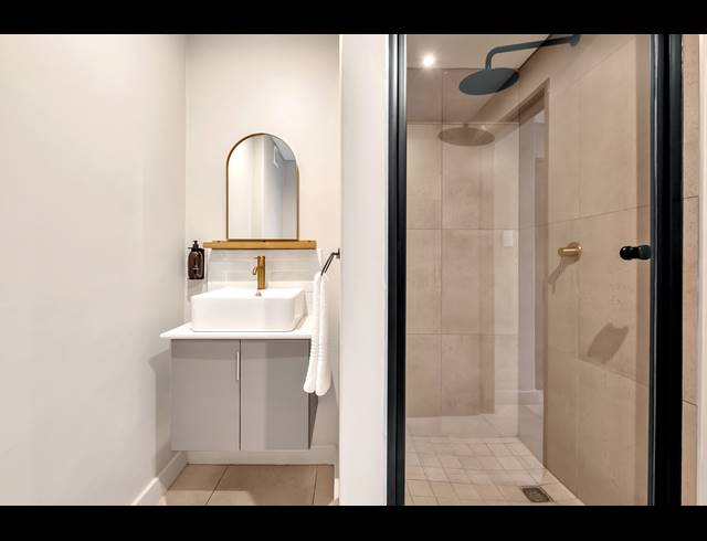 1 BEDROOM APARTMENT FOR SALE IN SANDOWN